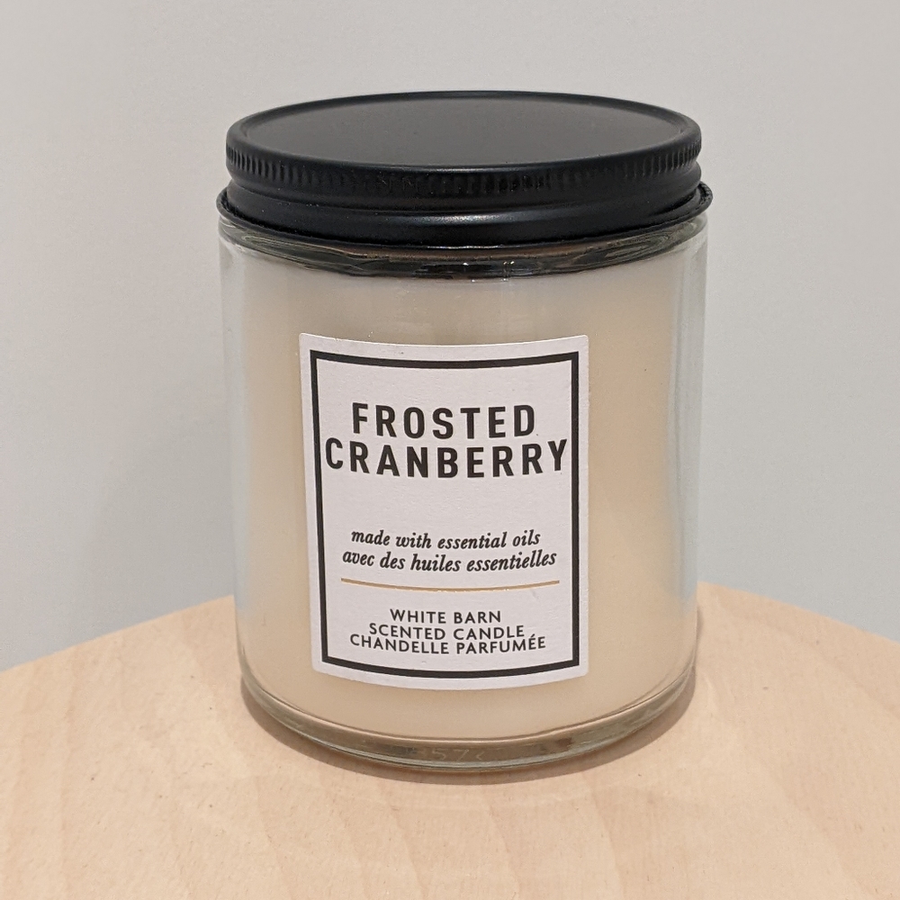 B&BW Frosted Cranberry Single Wick Candle